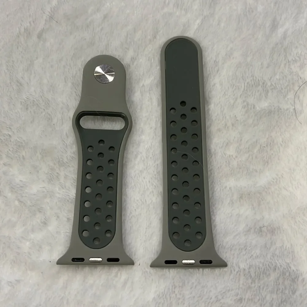 NWOT Apple Watch sports band (38/40)